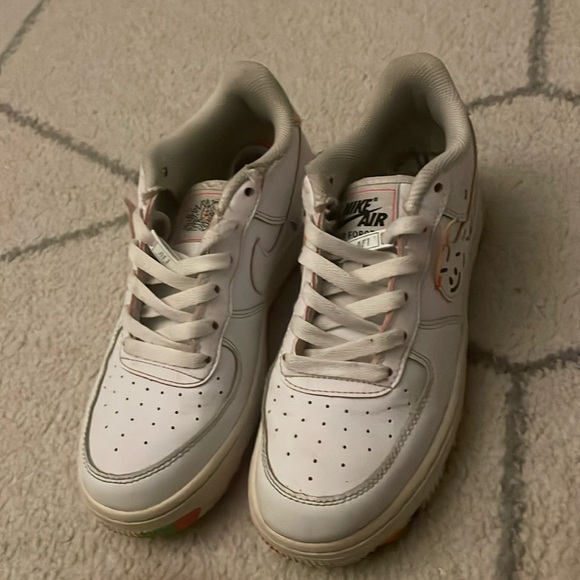 Air Force 1 LV8 Drawing - Picture 1 of 7